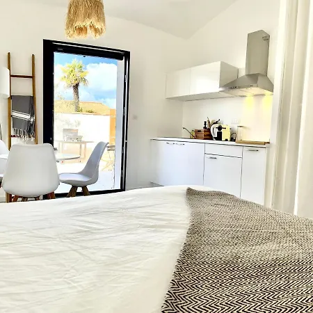 Appartement Maisonnette à Proximité Et Port De St-martin